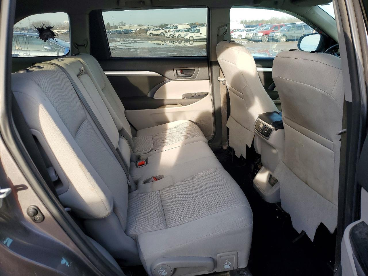2016 TOYOTA HIGHLANDER LE photo 10