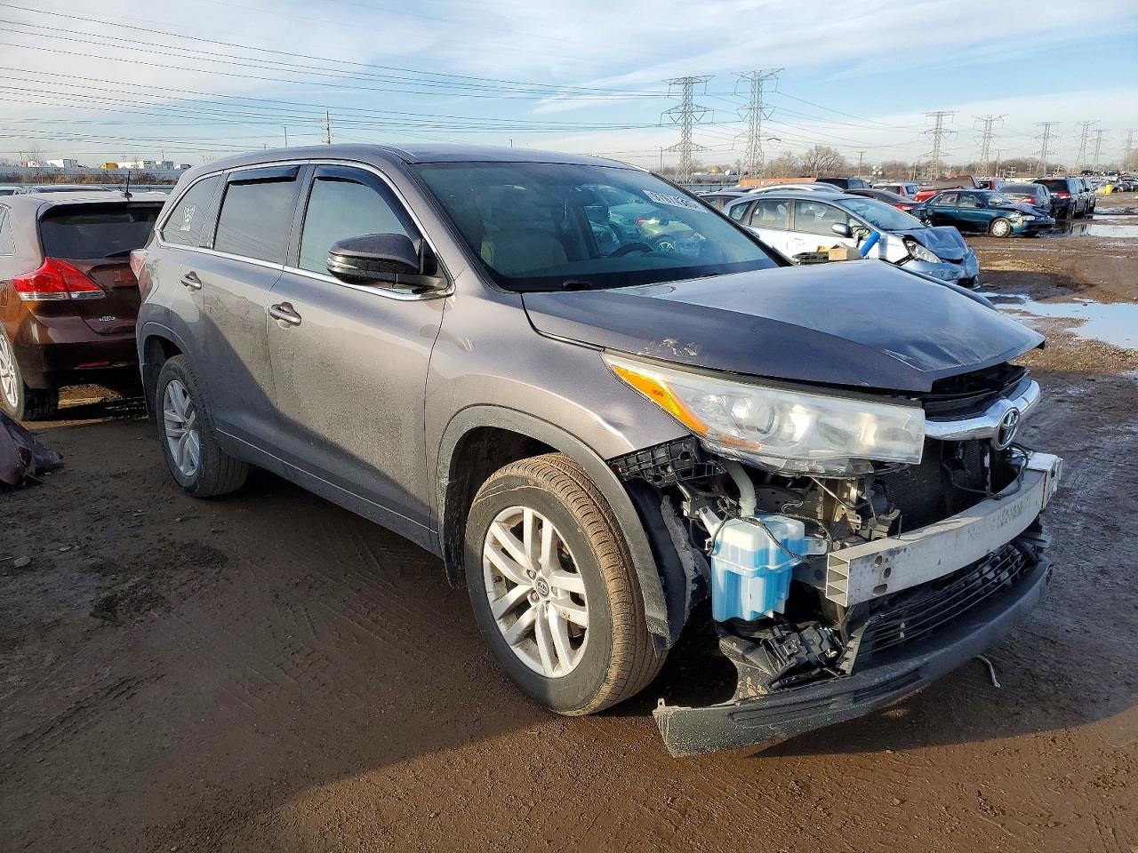2016 TOYOTA HIGHLANDER LE photo 4