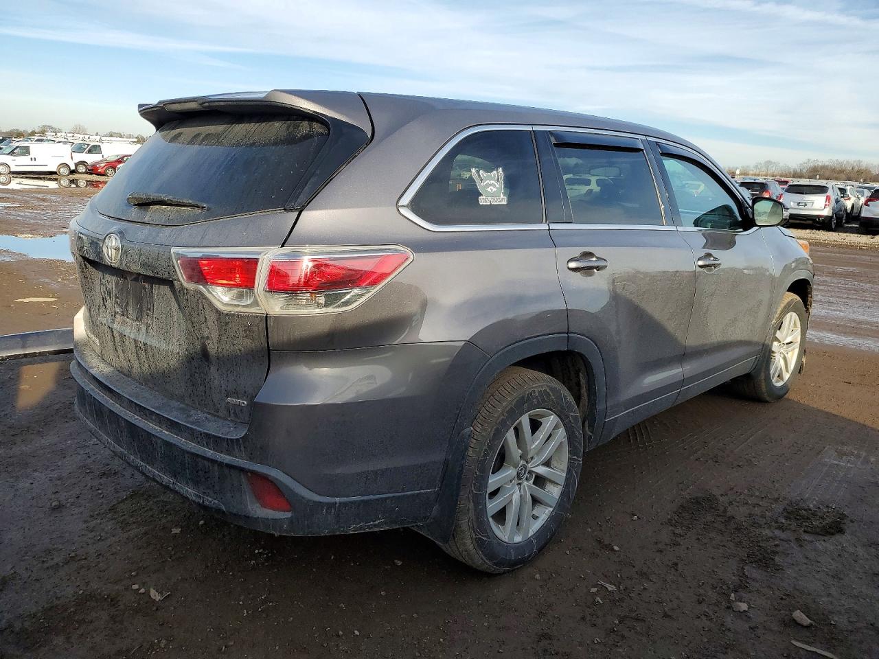 2016 TOYOTA HIGHLANDER LE photo 3