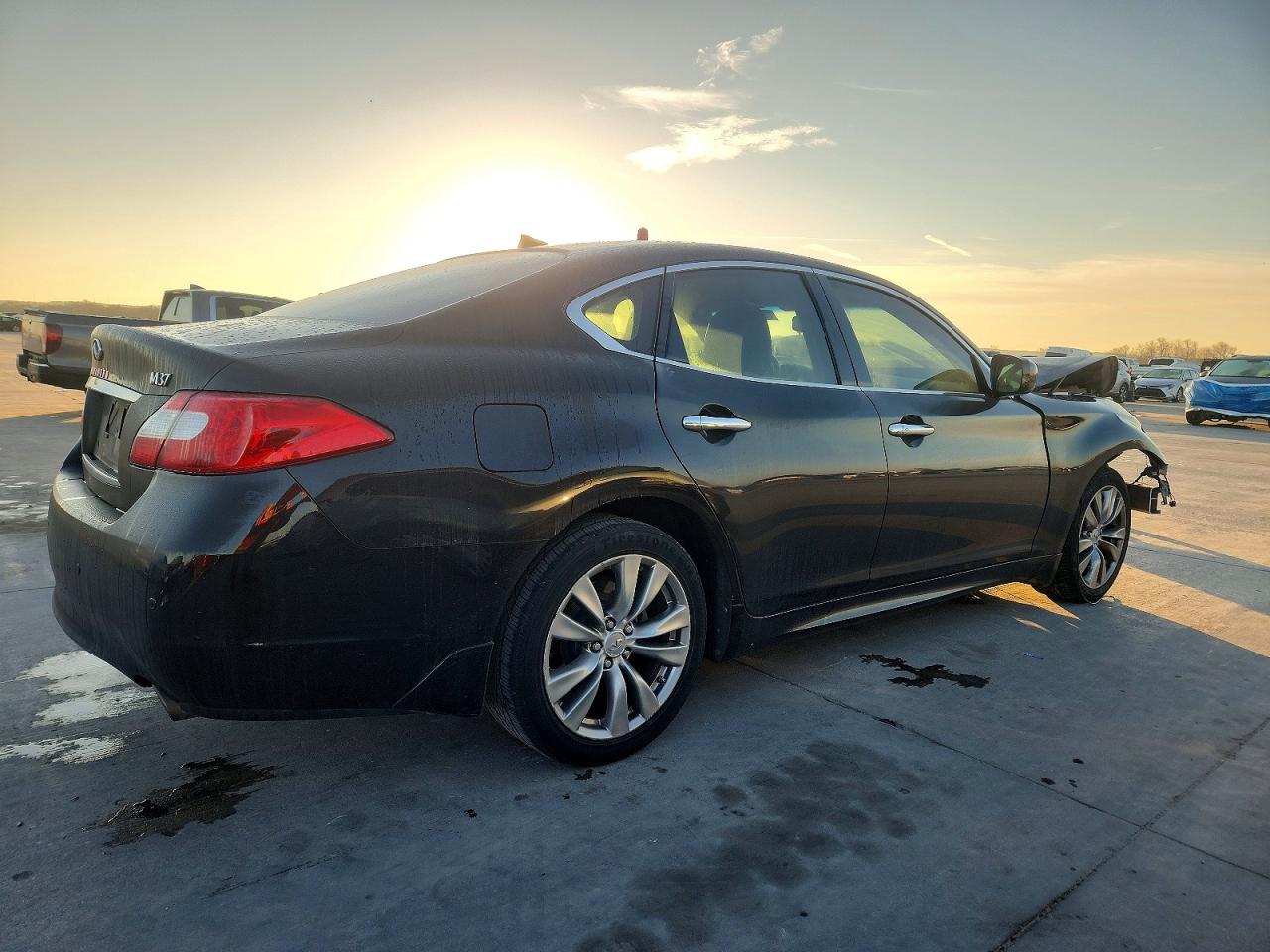 2013 INFINITI M37 photo 5