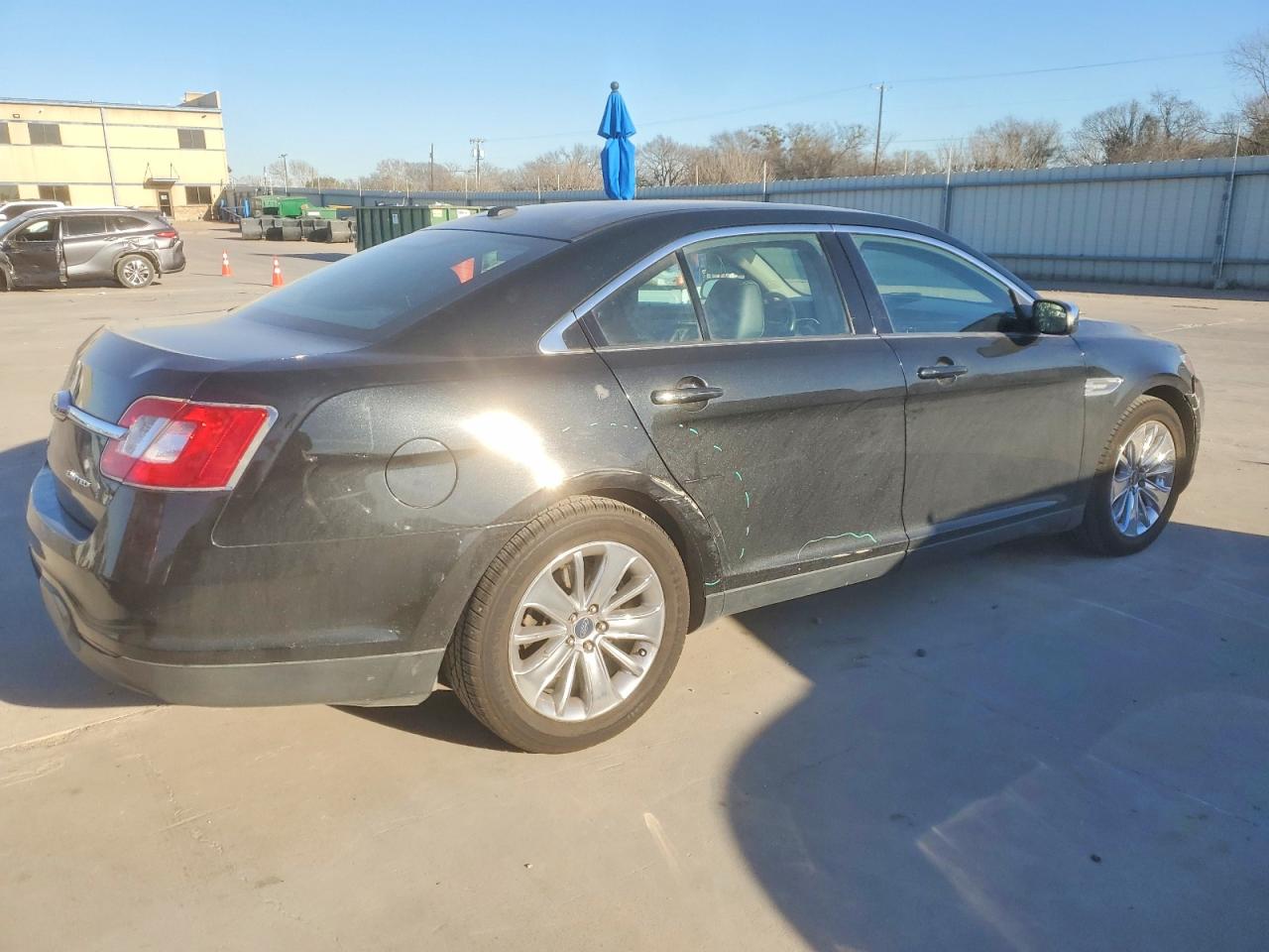 2011 FORD TAURUS LIMITED photo 3