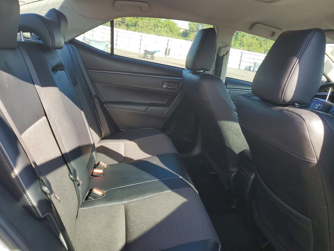 2016 TOYOTA COROLLA S photo 19