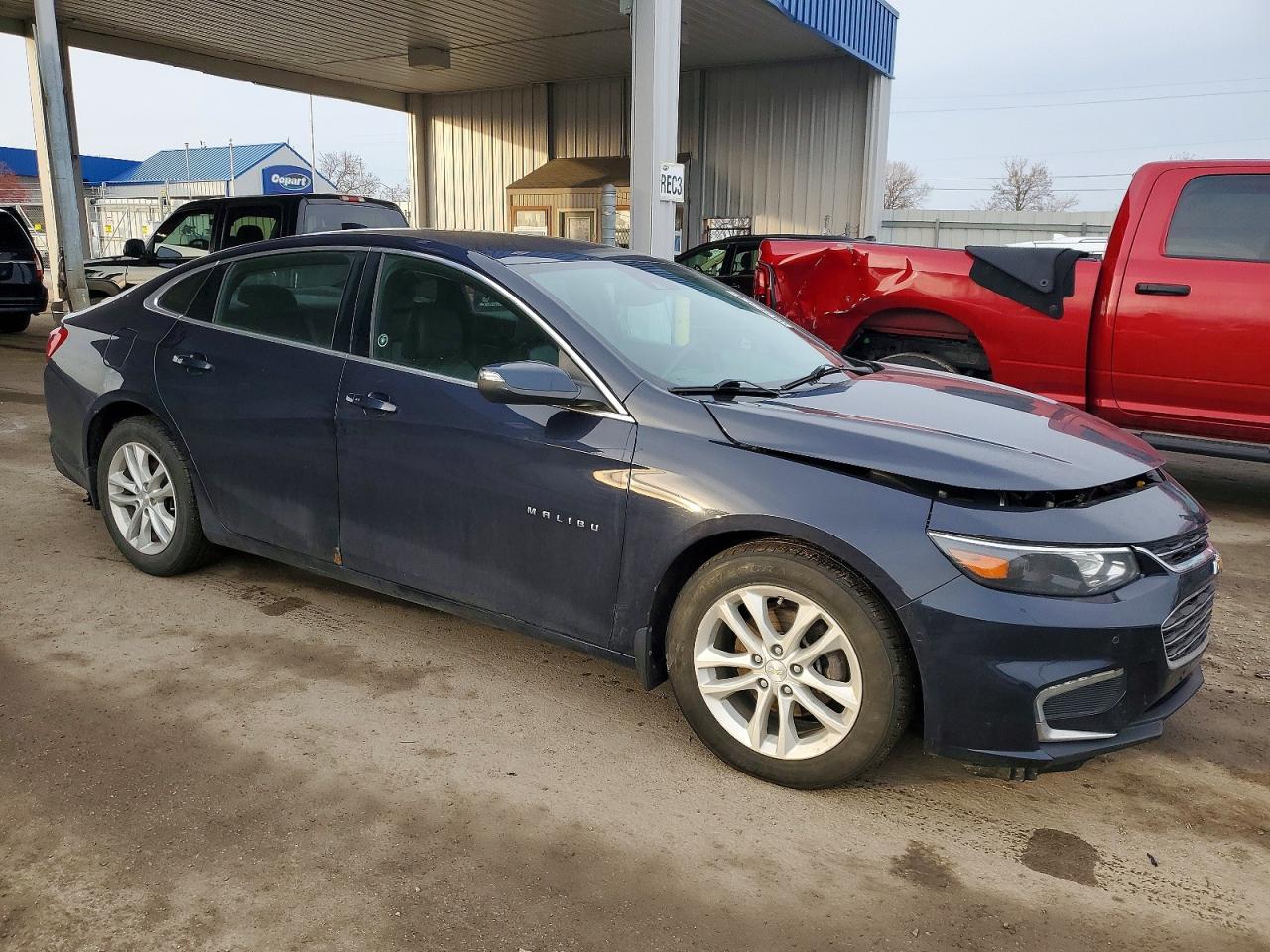2017 CHEVROLET MALIBU LT photo 4