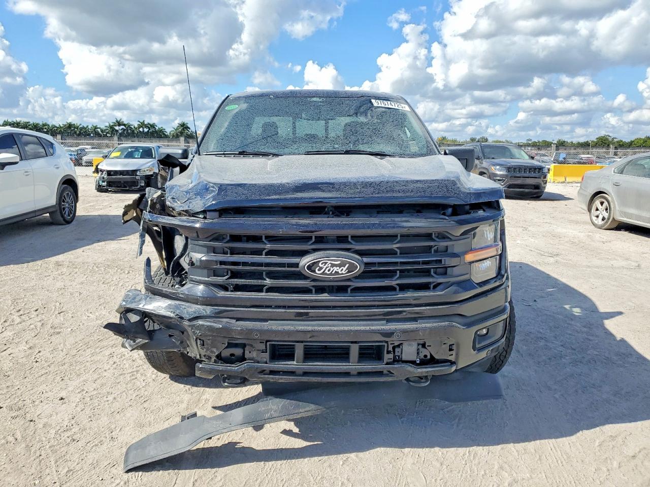 2025 FORD F150 XLT photo 9