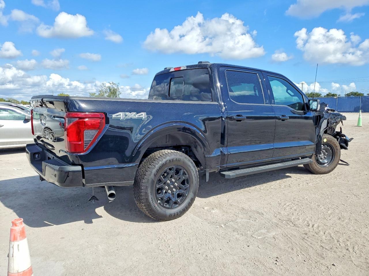 2025 FORD F150 XLT photo 5