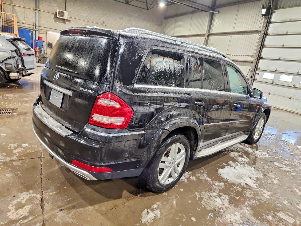 2012 MERCEDES-BENZ GL 350 BLUETEC photo 3