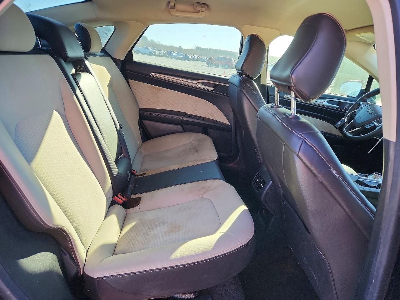 2020 FORD FUSION SE photo 10