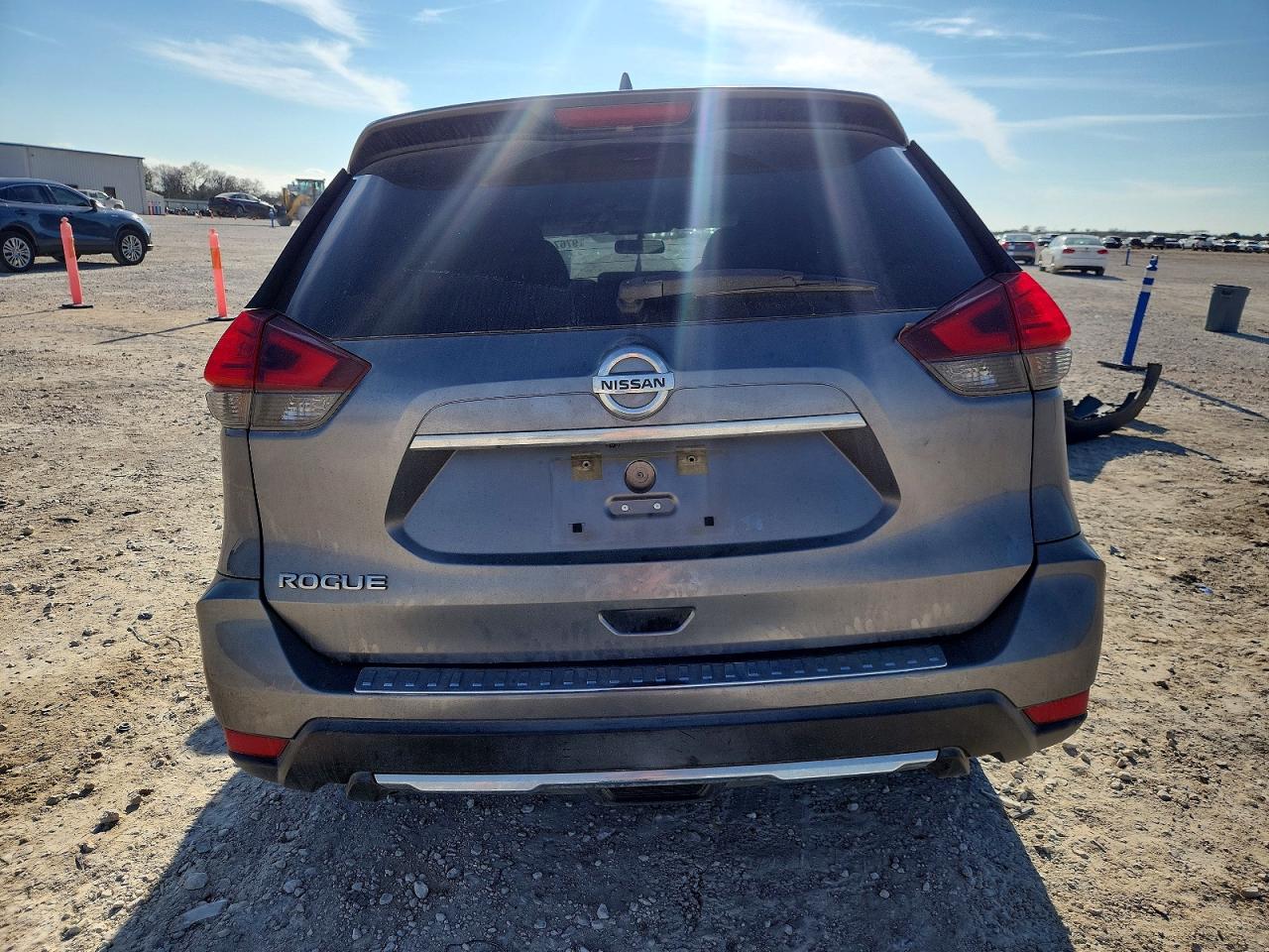 2017 NISSAN ROGUE S photo 6