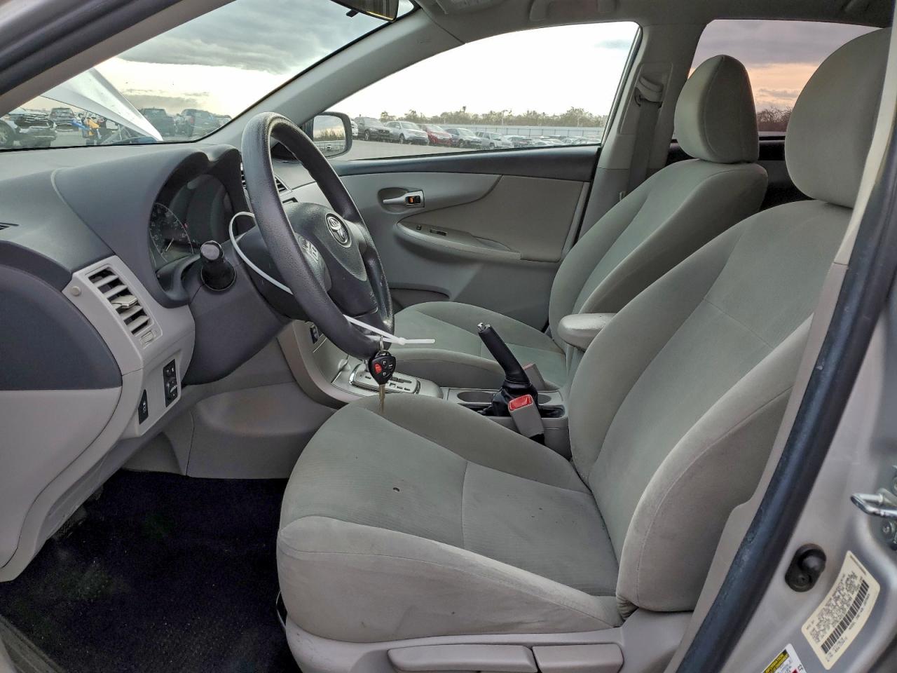 2013 TOYOTA COROLLA BASE photo 7