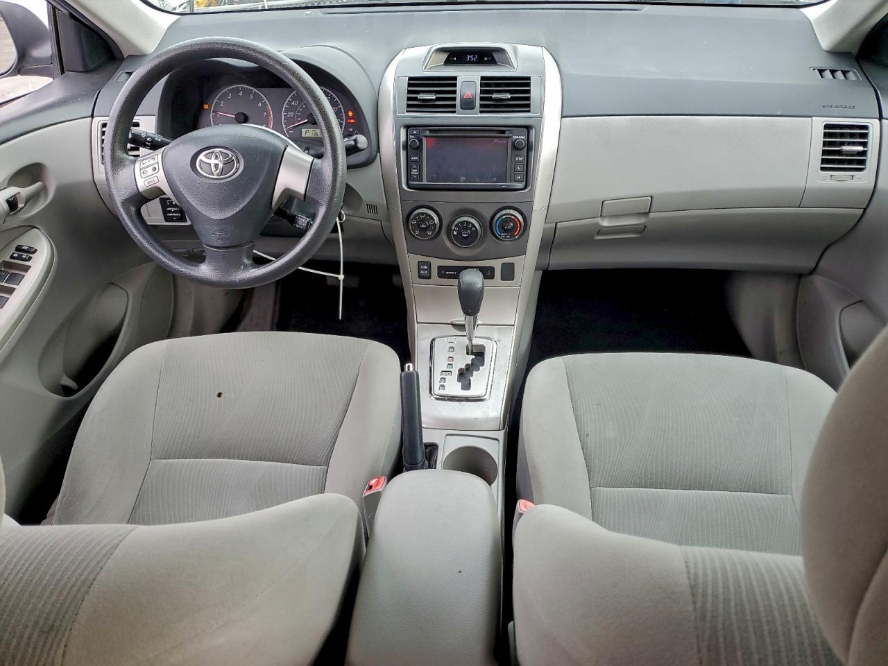 2013 TOYOTA COROLLA BASE photo 8