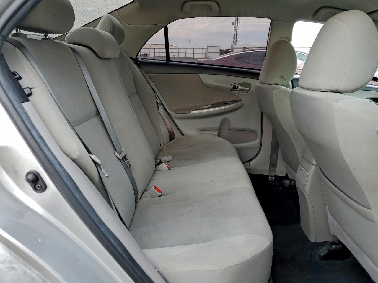 2013 TOYOTA COROLLA BASE photo 10