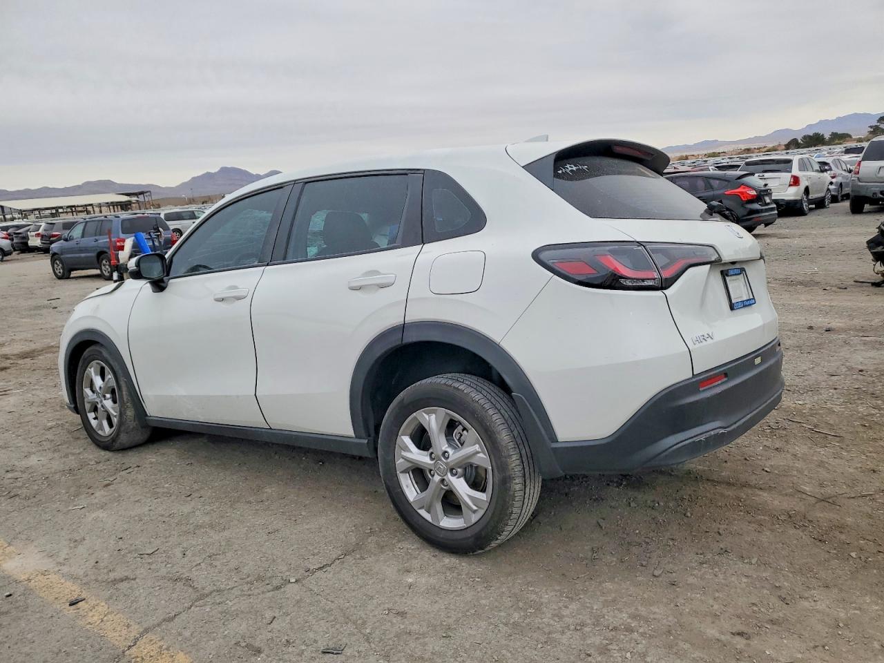 2024 HONDA HR-V LX photo 2