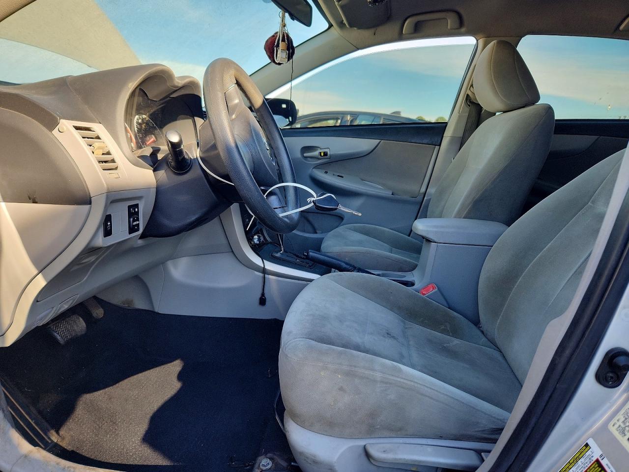 2013 TOYOTA COROLLA BASE photo 7