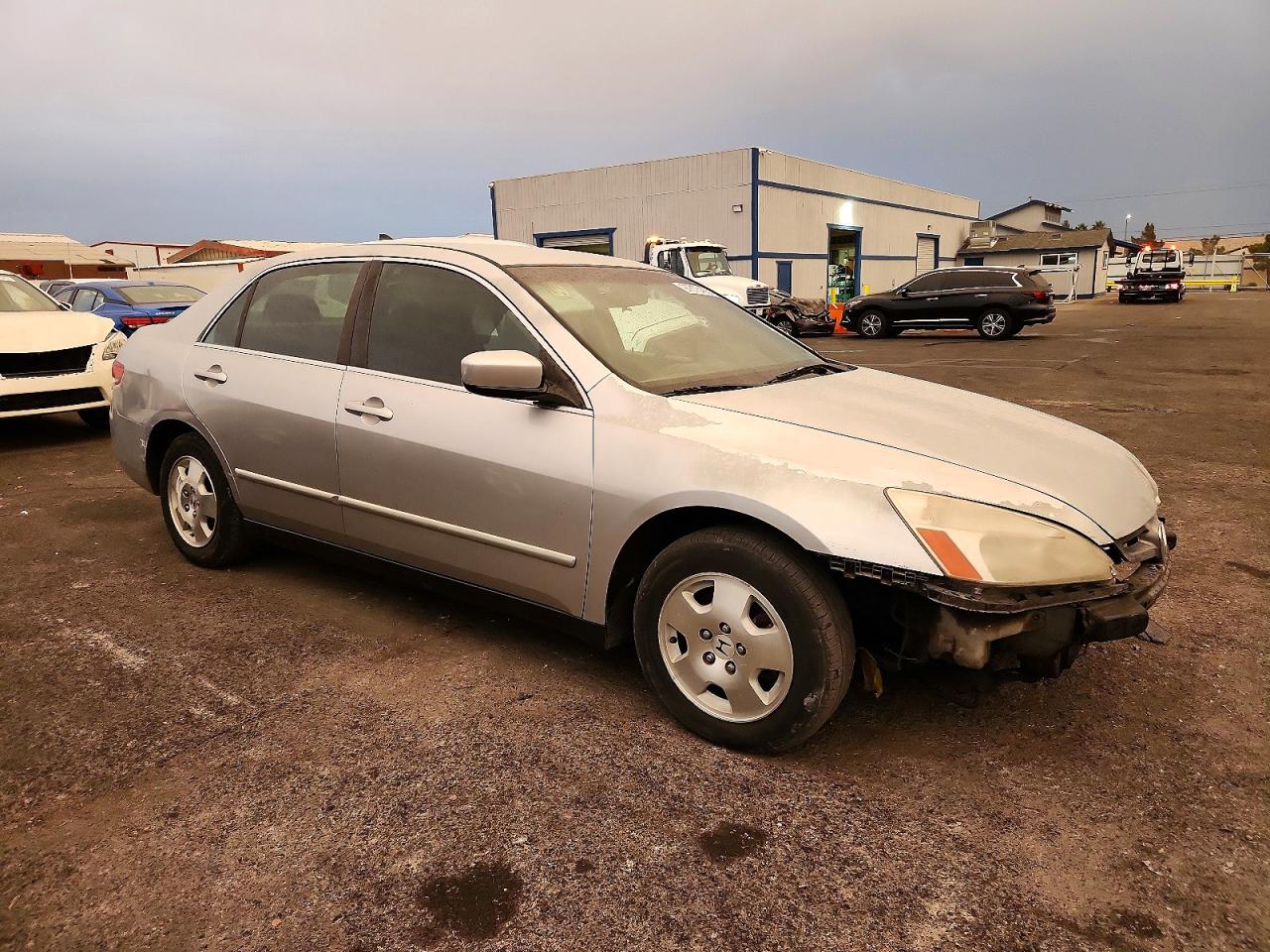 2004 HONDA ACCORD LX photo 4
