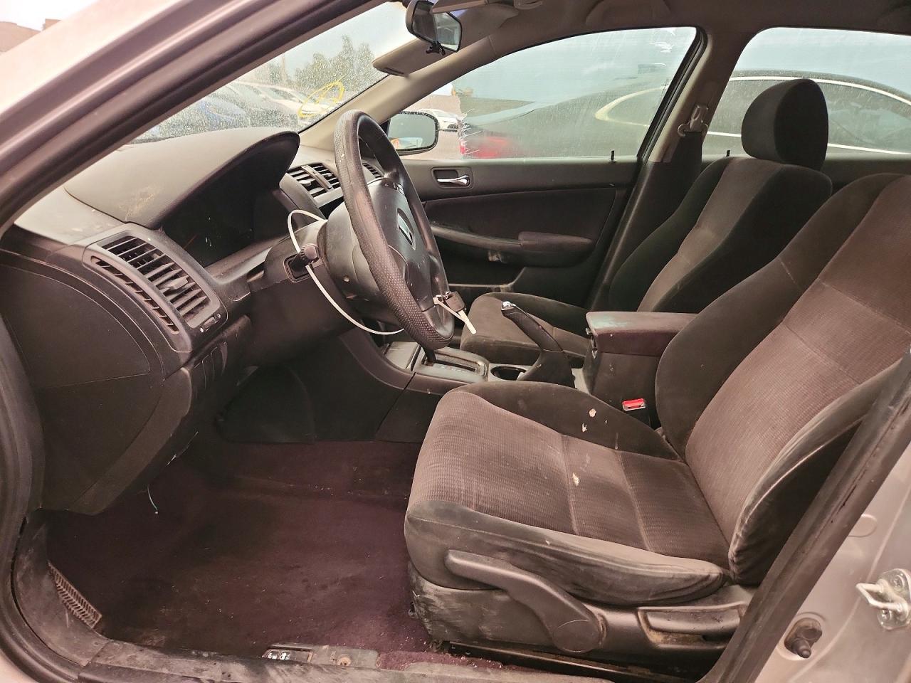 2004 HONDA ACCORD LX photo 7