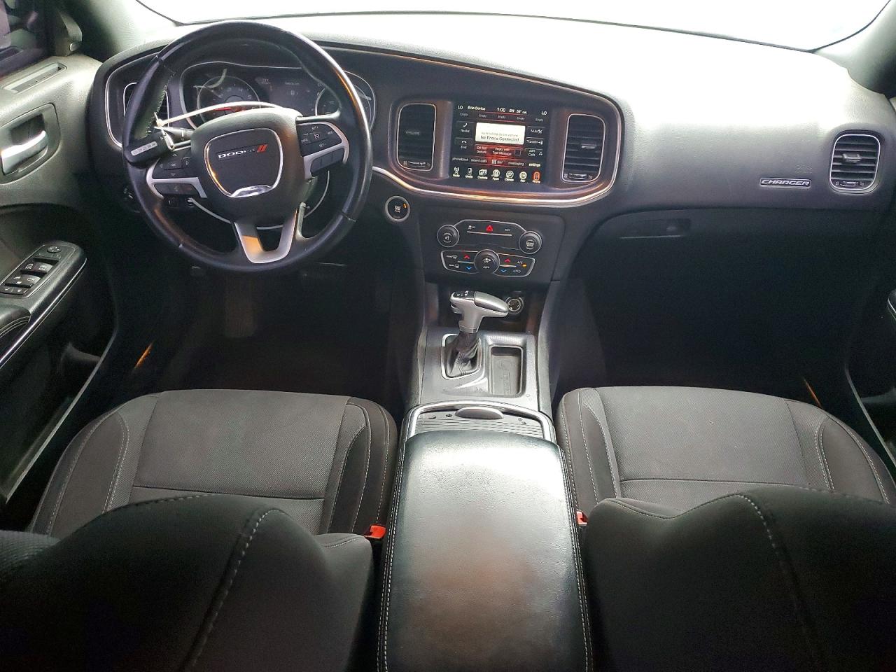 2016 DODGE CHARGER SXT photo 8