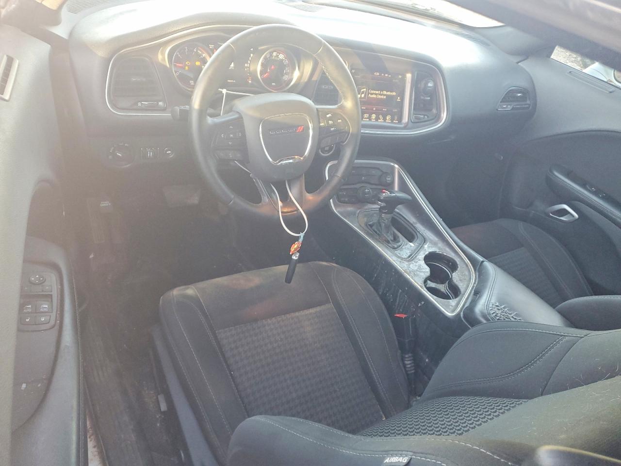 2016 DODGE CHALLENGER SXT photo 8