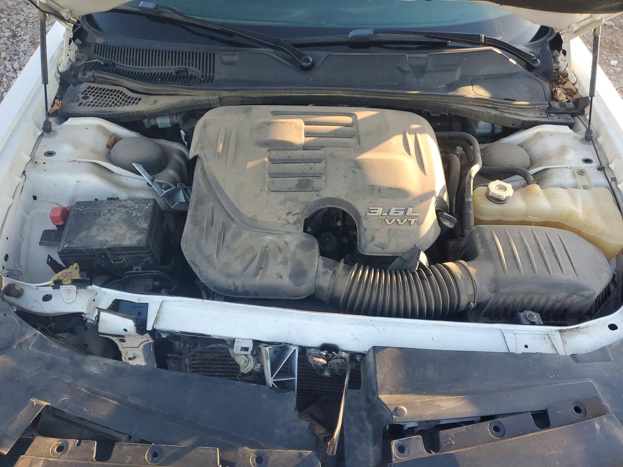 2016 DODGE CHALLENGER SXT photo 11