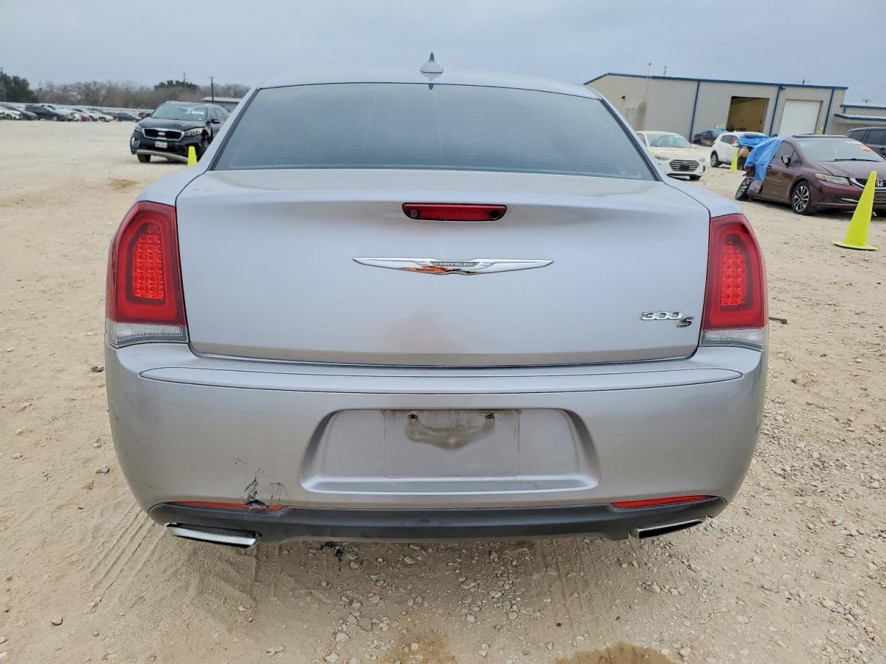 2016 CHRYSLER 300 S photo 6