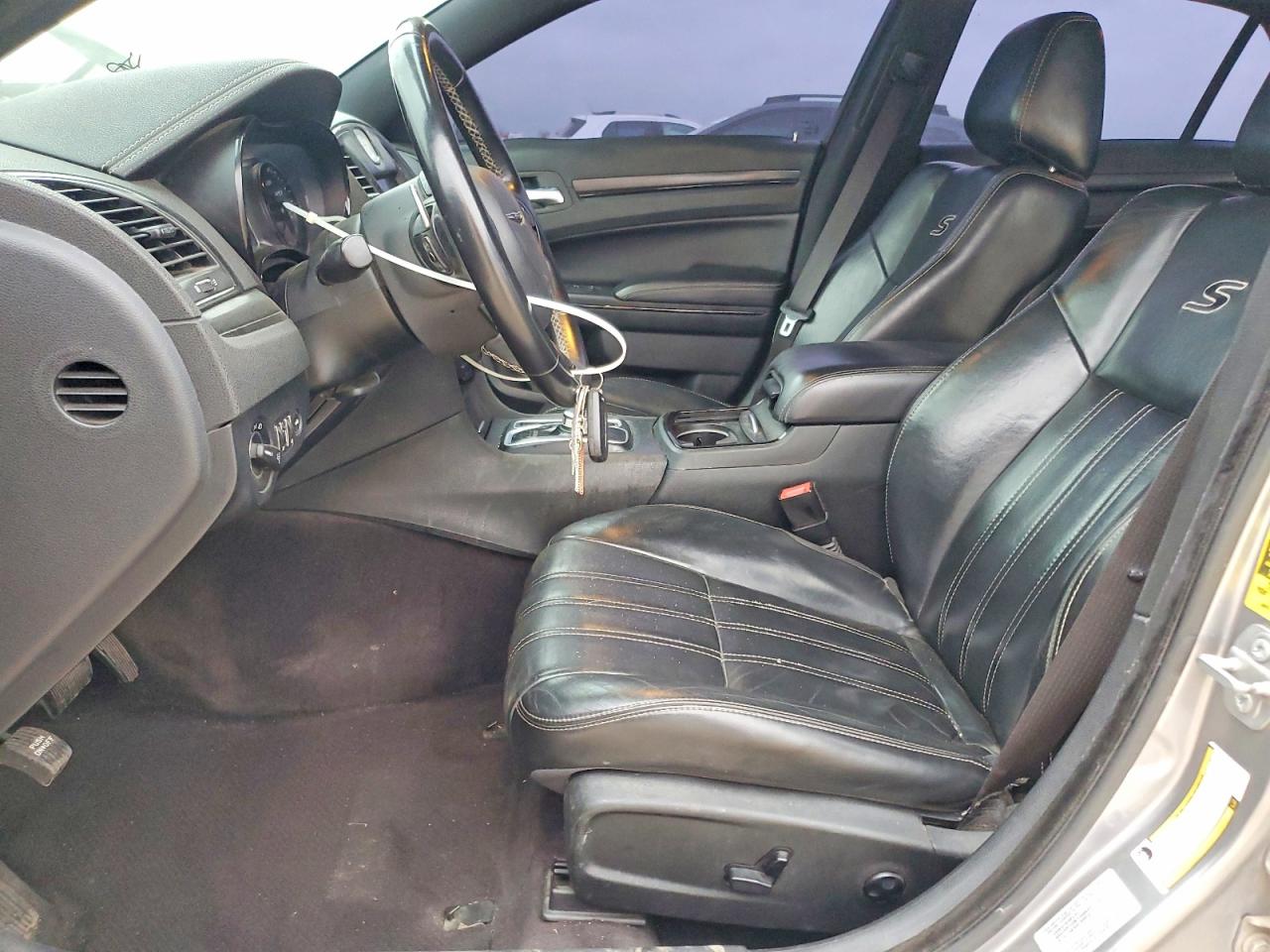 2016 CHRYSLER 300 S photo 7