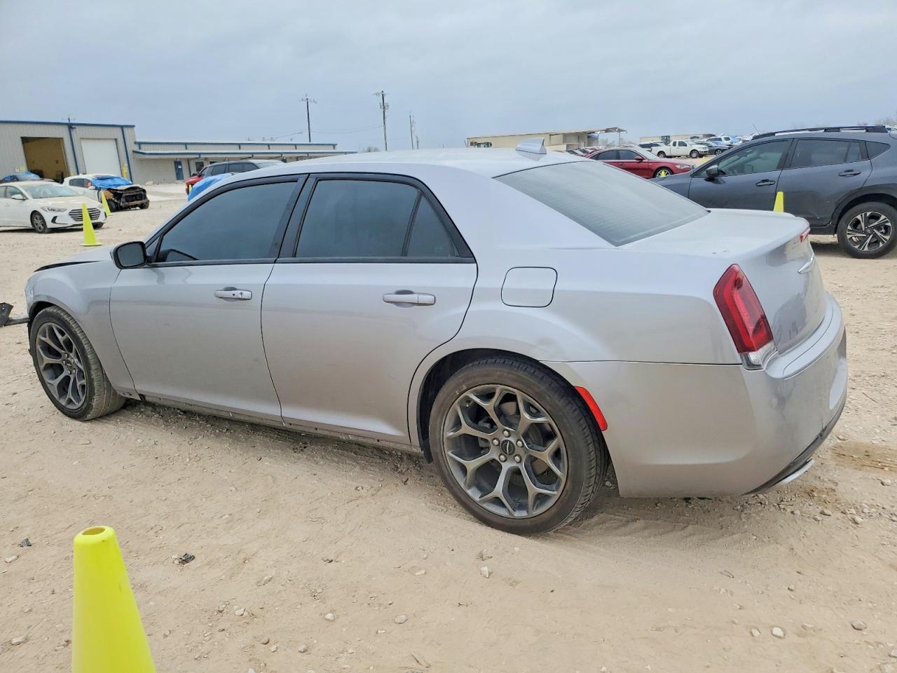 2016 CHRYSLER 300 S photo 2