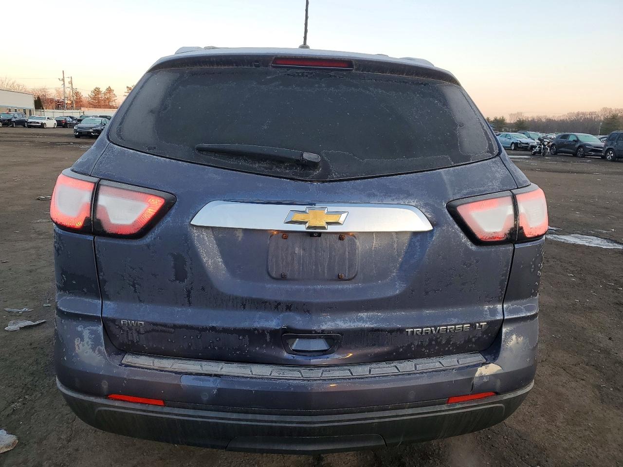 2014 CHEVROLET TRAVERSE LT photo 6