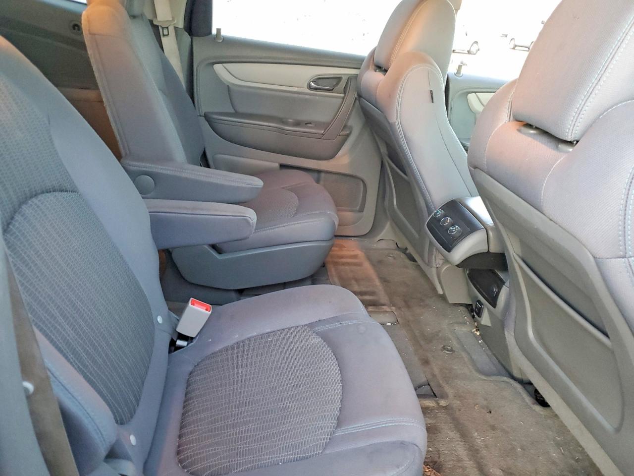 2014 CHEVROLET TRAVERSE LT photo 11