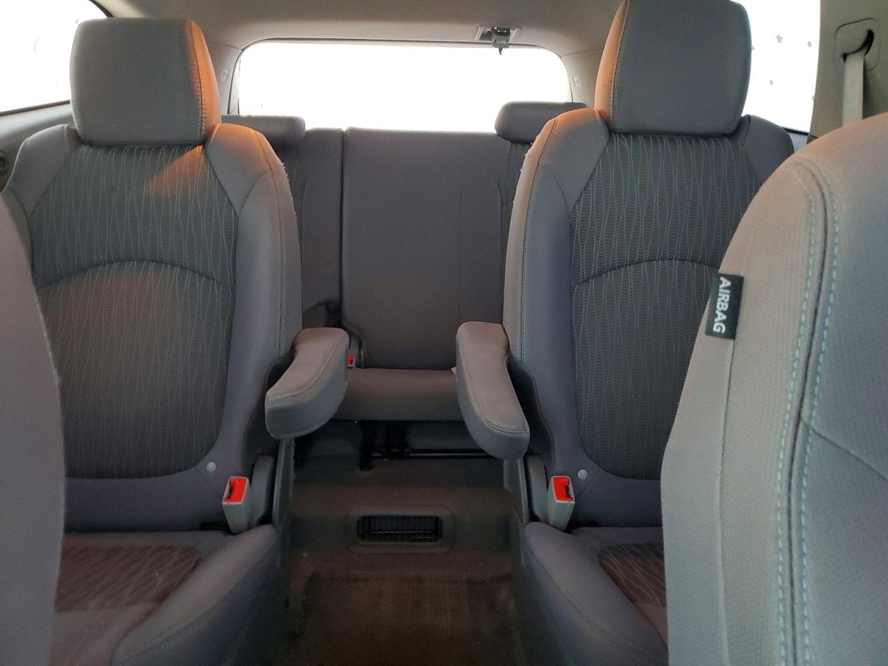 2014 CHEVROLET TRAVERSE LT photo 10