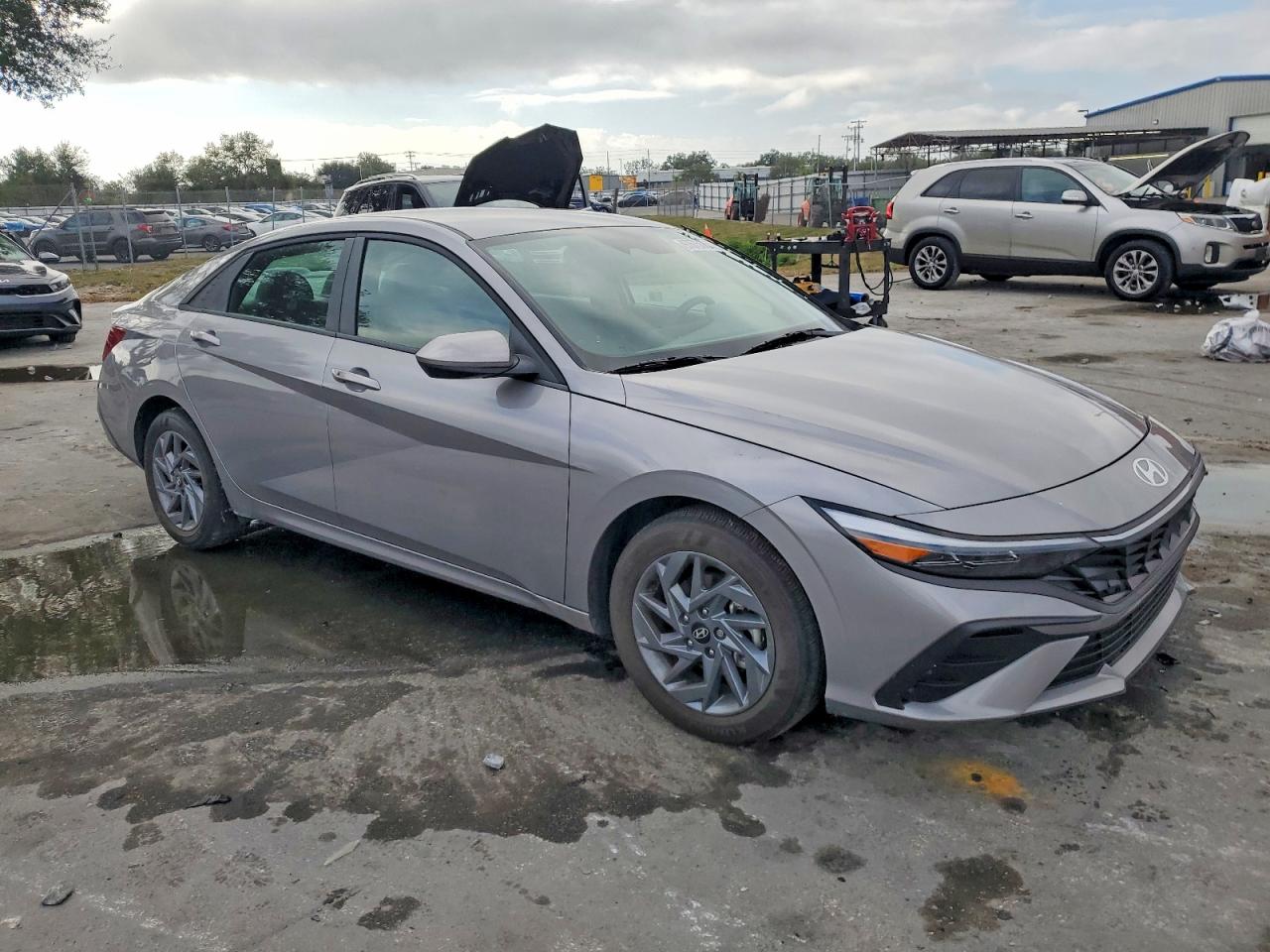 2025 HYUNDAI ELANTRA BLUE photo 4