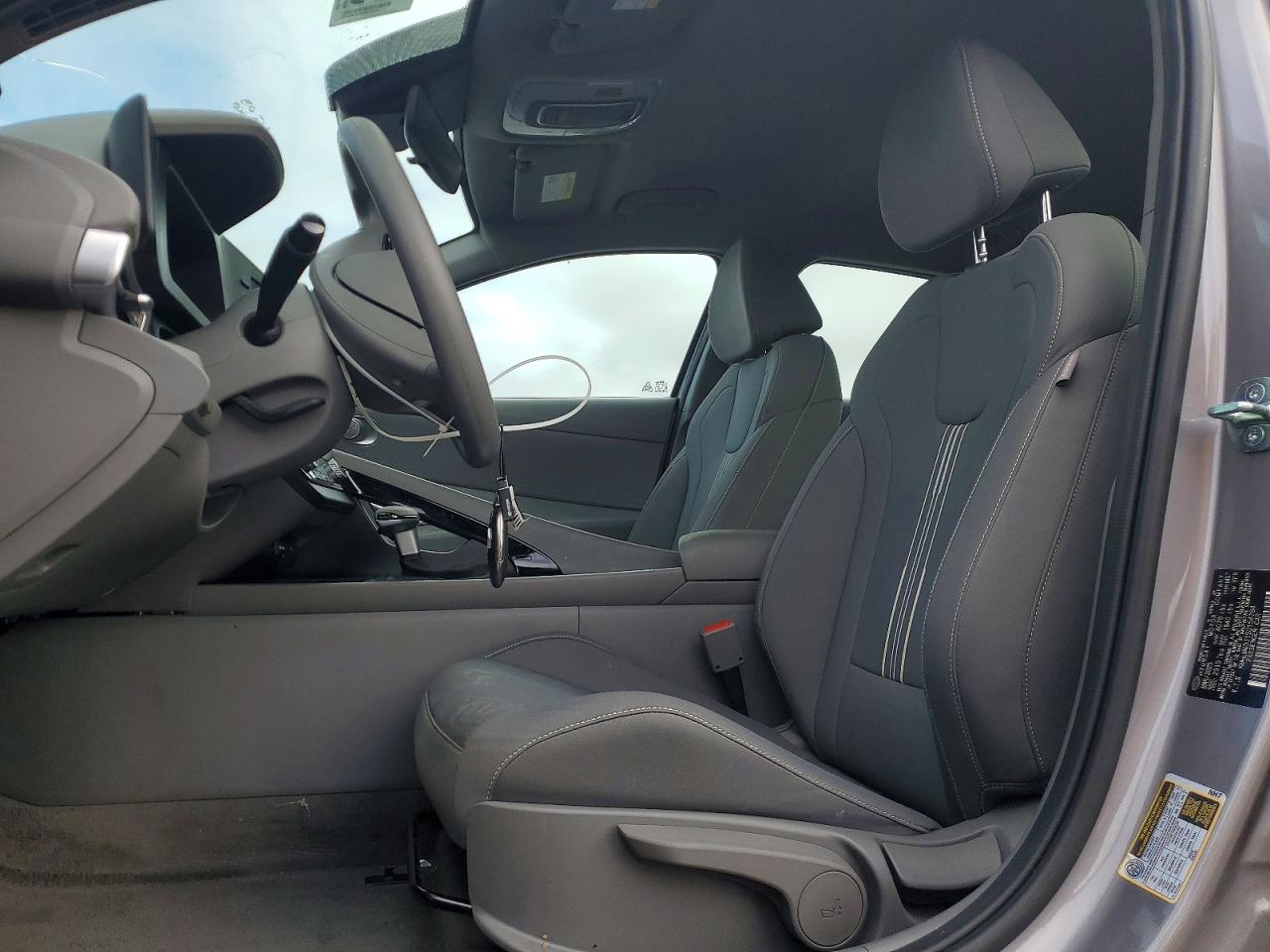 2025 HYUNDAI ELANTRA BLUE photo 7