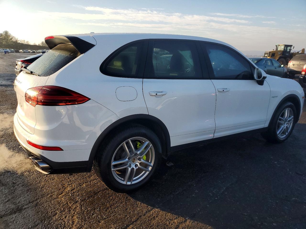 2016 PORSCHE CAYENNE SE HYBRID photo 3
