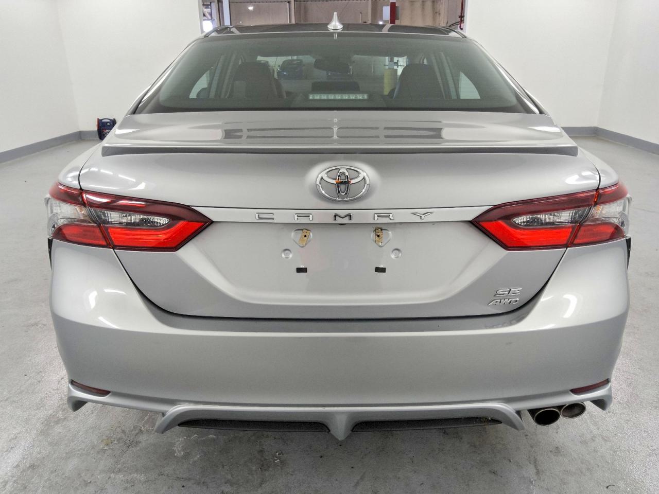 2022 TOYOTA CAMRY SE photo 6