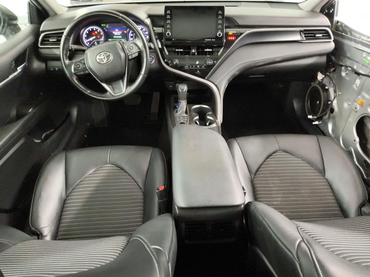 2022 TOYOTA CAMRY SE photo 8