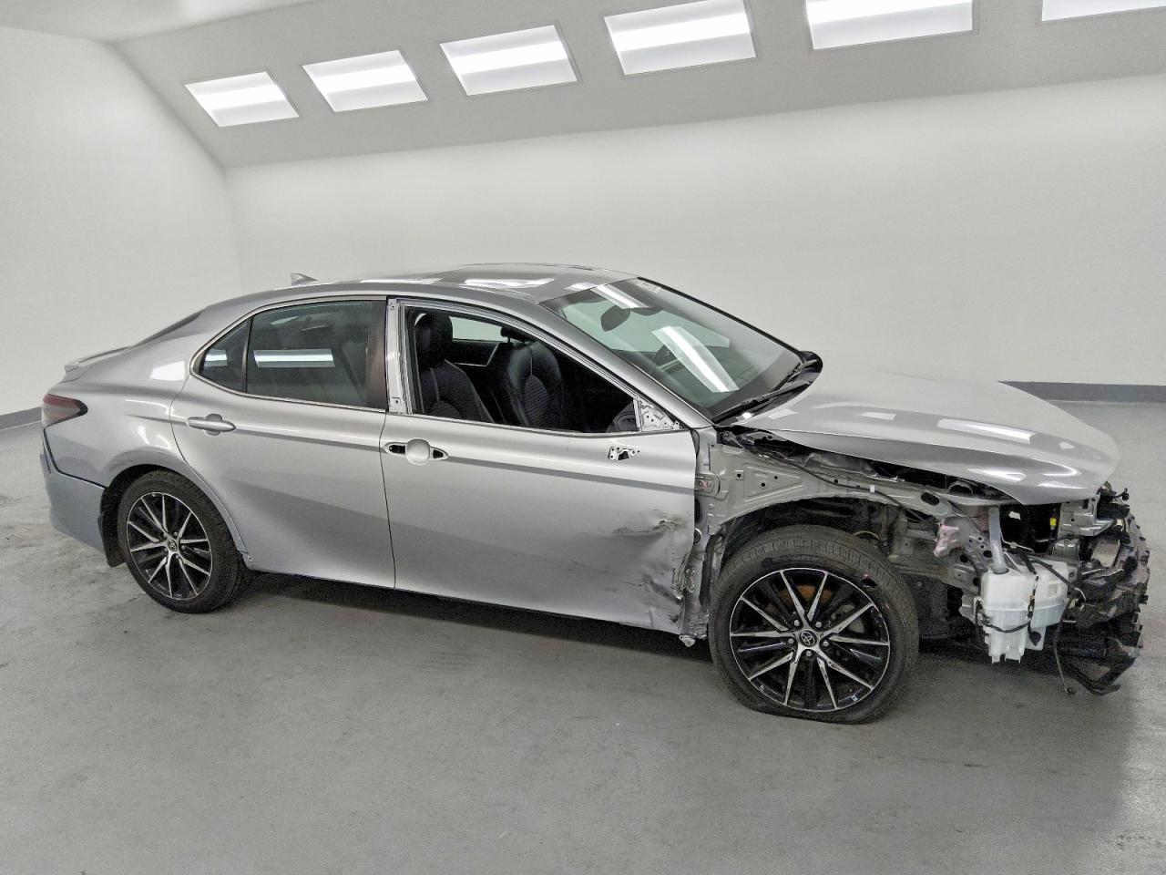 2022 TOYOTA CAMRY SE photo 4