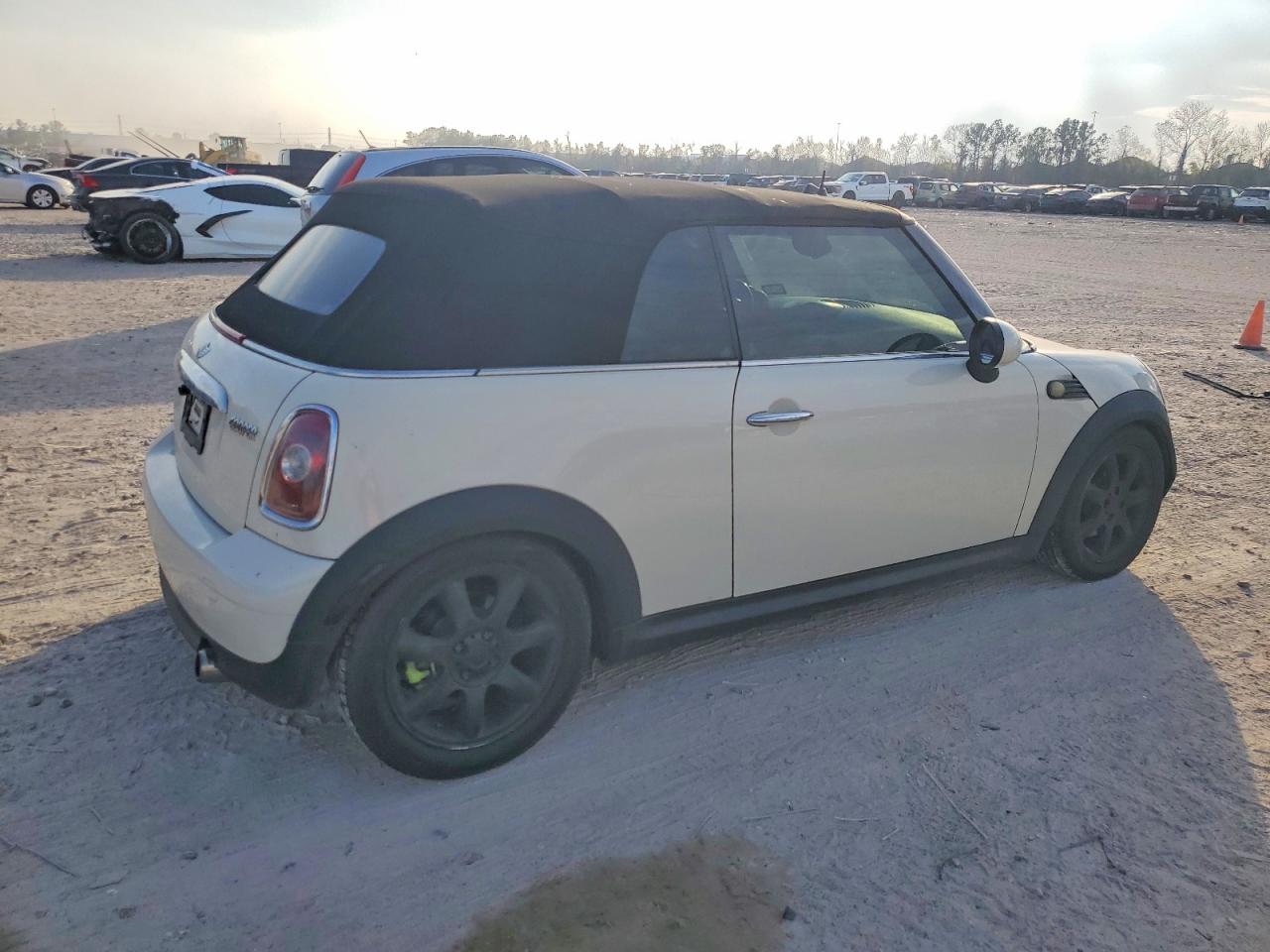 2010 MINI COOPER photo 3