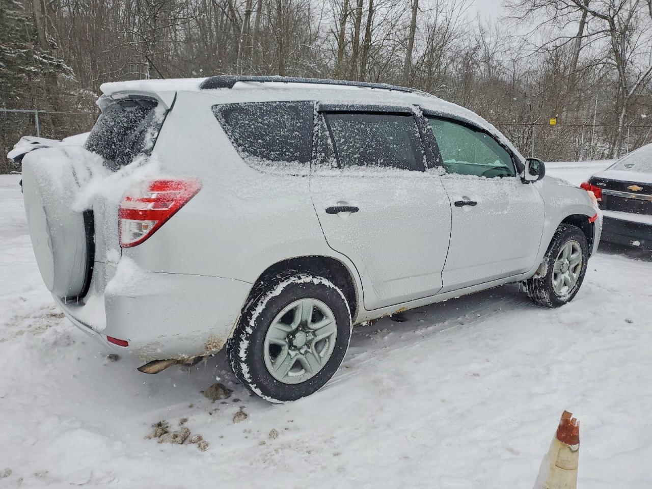 2010 TOYOTA RAV4 photo 3