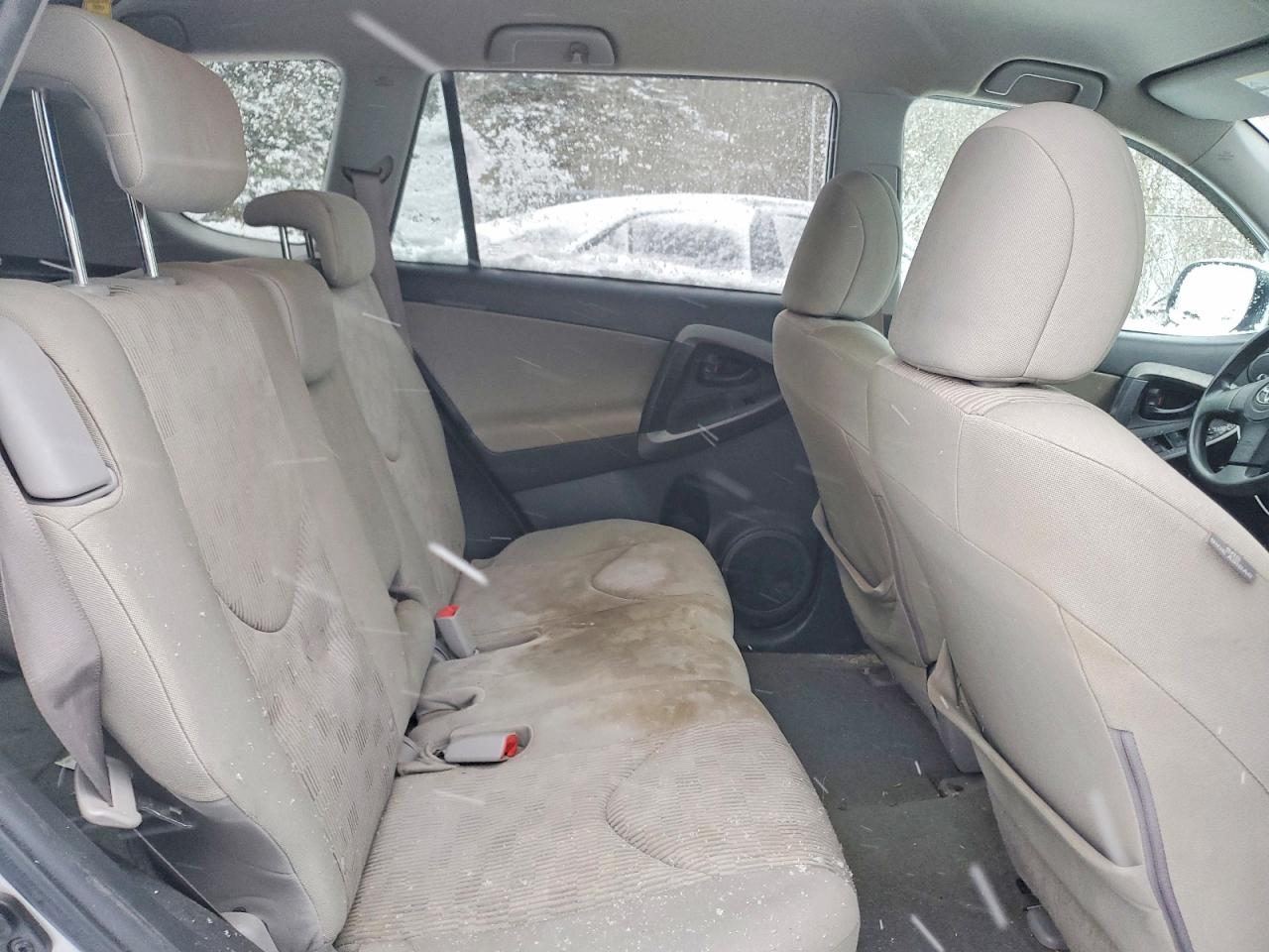 2010 TOYOTA RAV4 photo 11