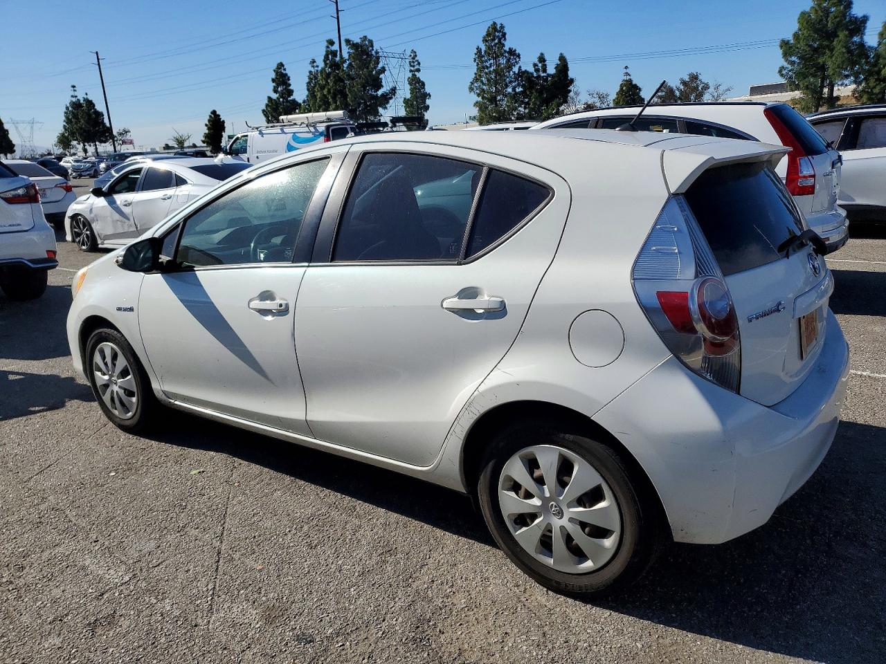 2013 TOYOTA PRIUS C photo 2