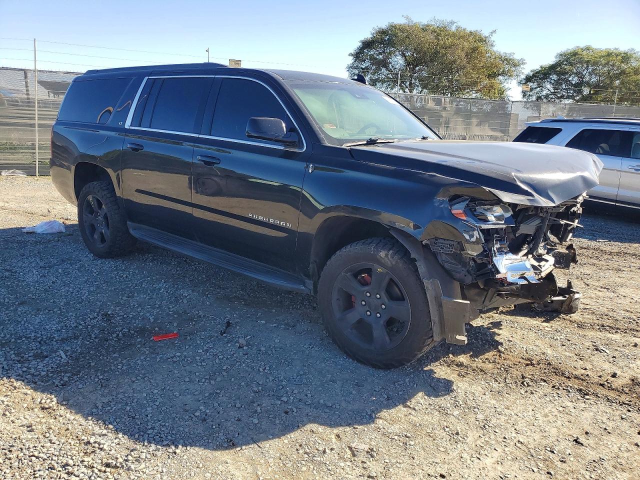 2018 CHEVROLET SUBURBAN K1500 LT photo 4