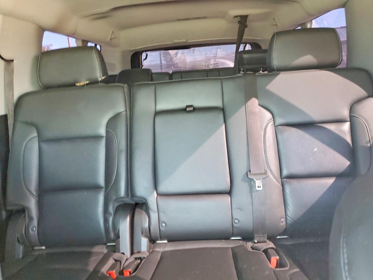 2018 CHEVROLET SUBURBAN K1500 LT photo 10