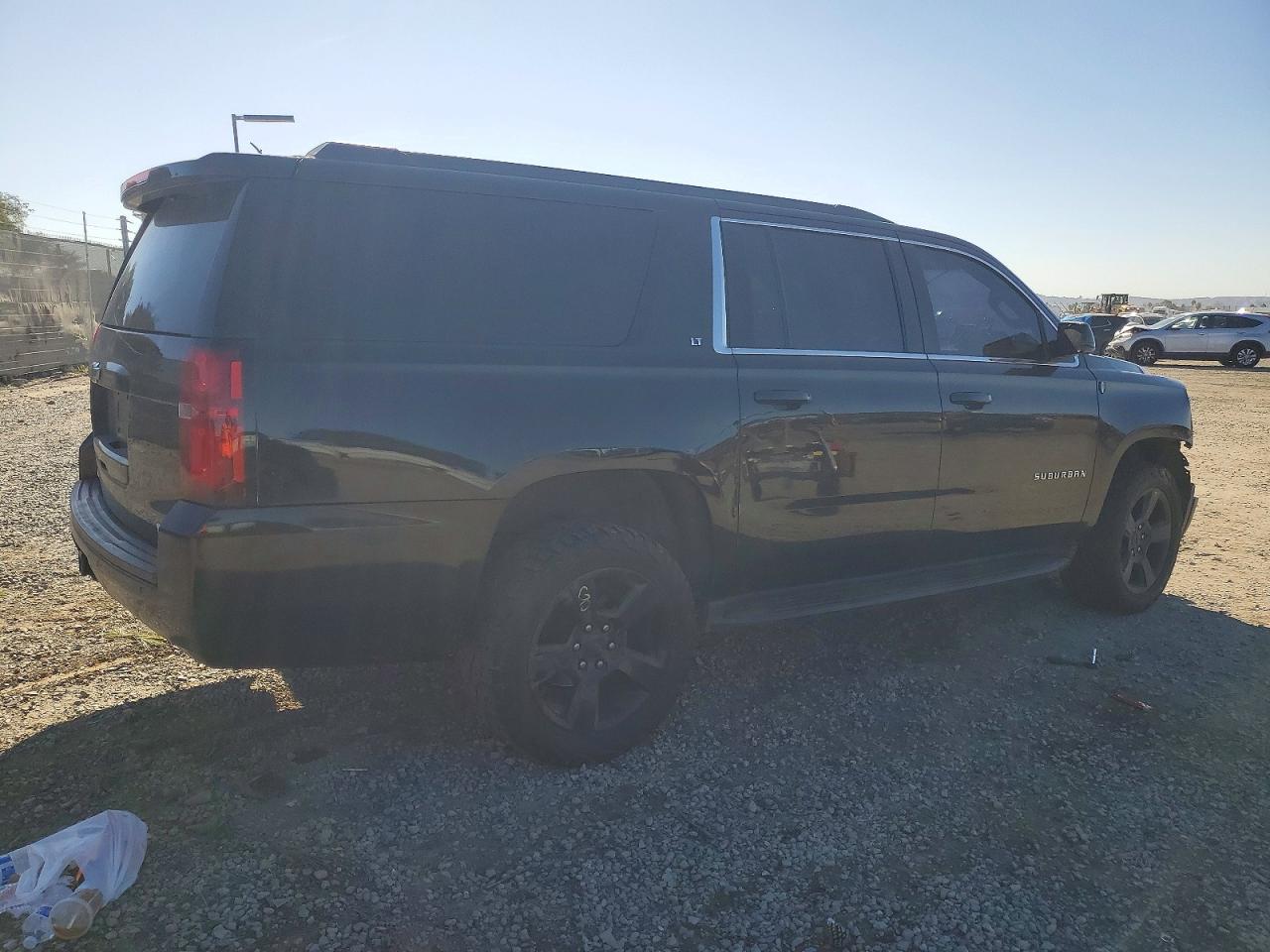 2018 CHEVROLET SUBURBAN K1500 LT photo 3