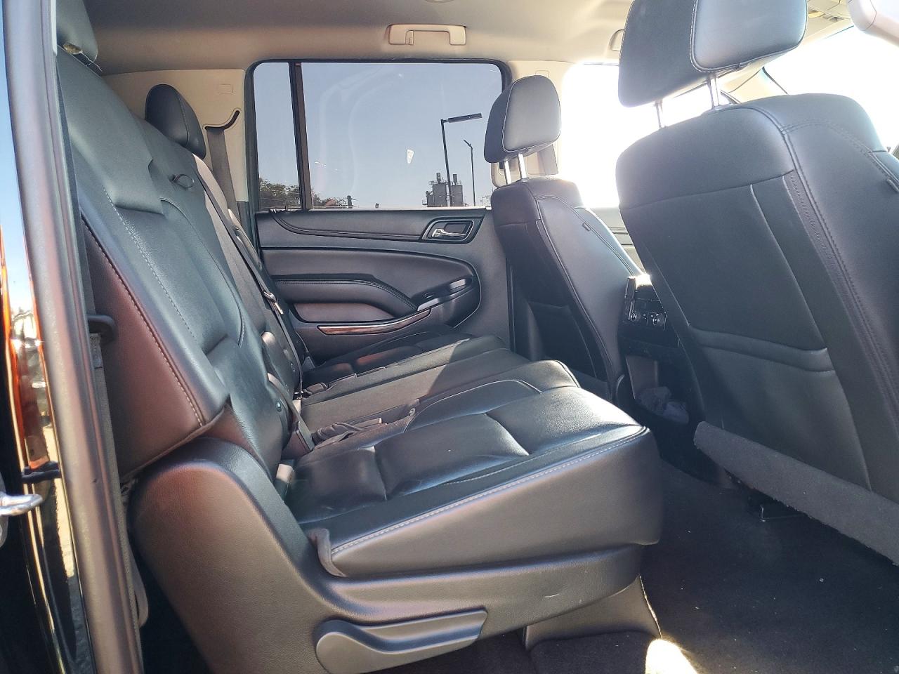 2018 CHEVROLET SUBURBAN K1500 LT photo 11