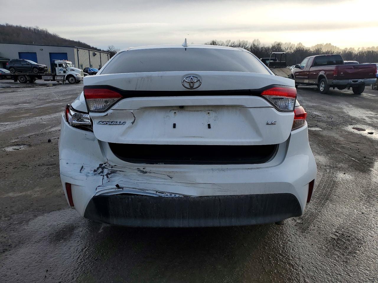 2024 TOYOTA COROLLA LE photo 6