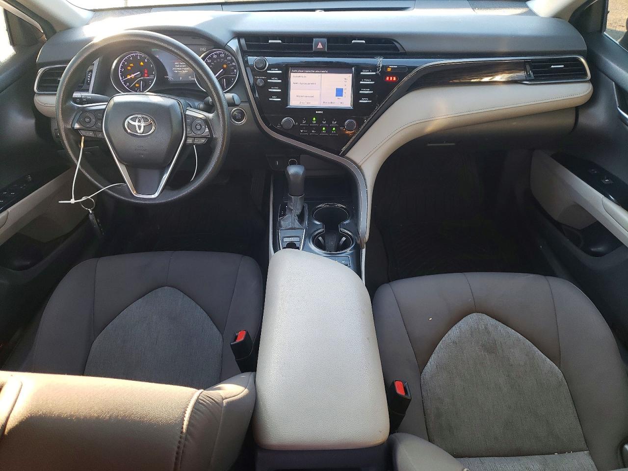 2020 TOYOTA CAMRY LE photo 15