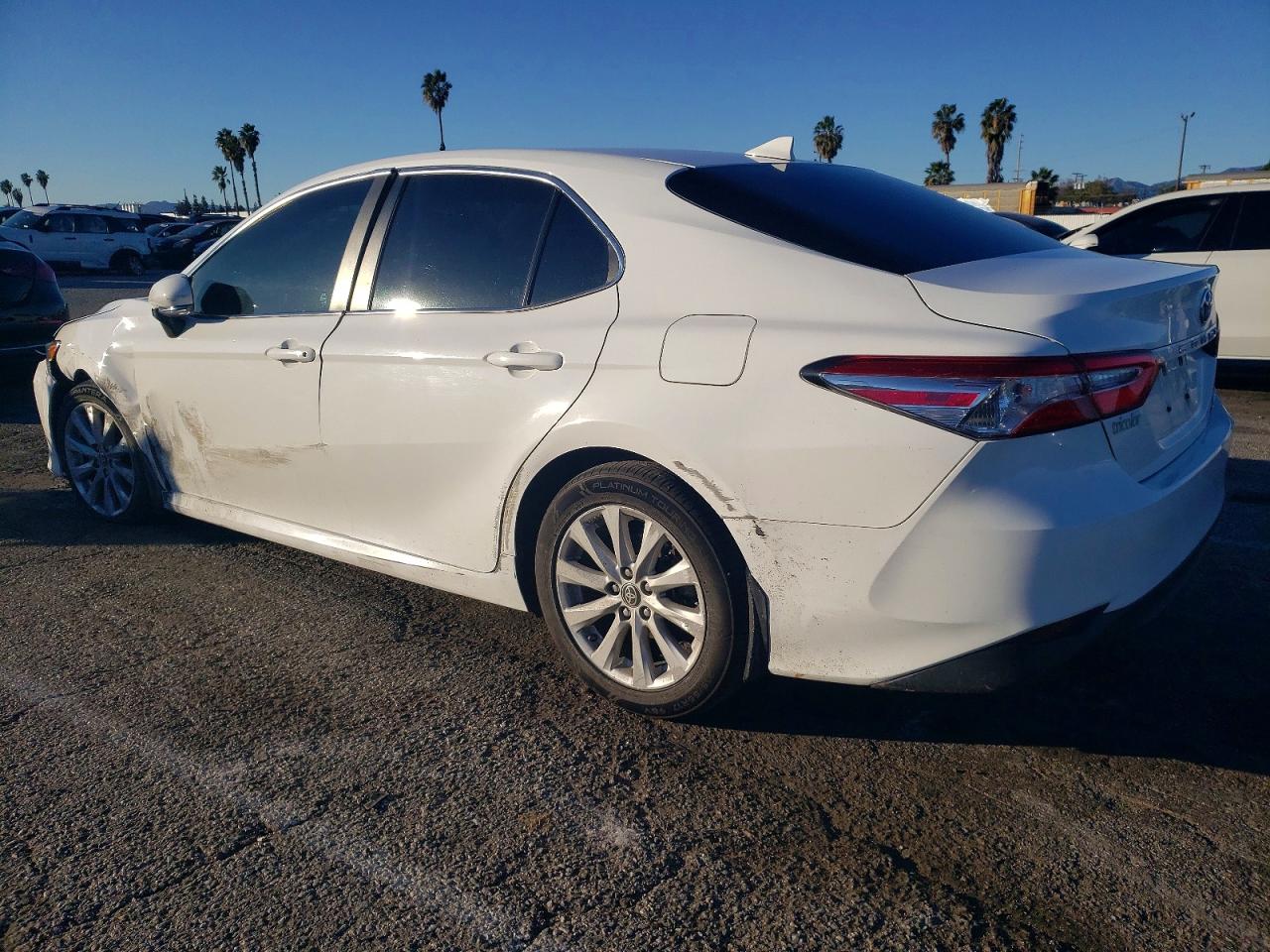 2020 TOYOTA CAMRY LE photo 3