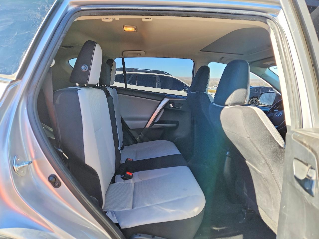 2018 TOYOTA RAV4 ADVENTURE photo 11