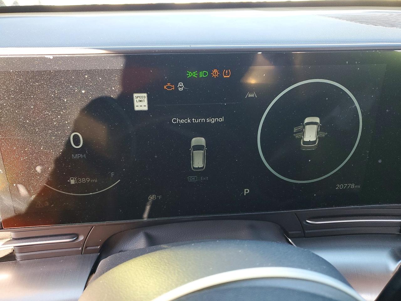 2025 HYUNDAI KONA SEL photo 9