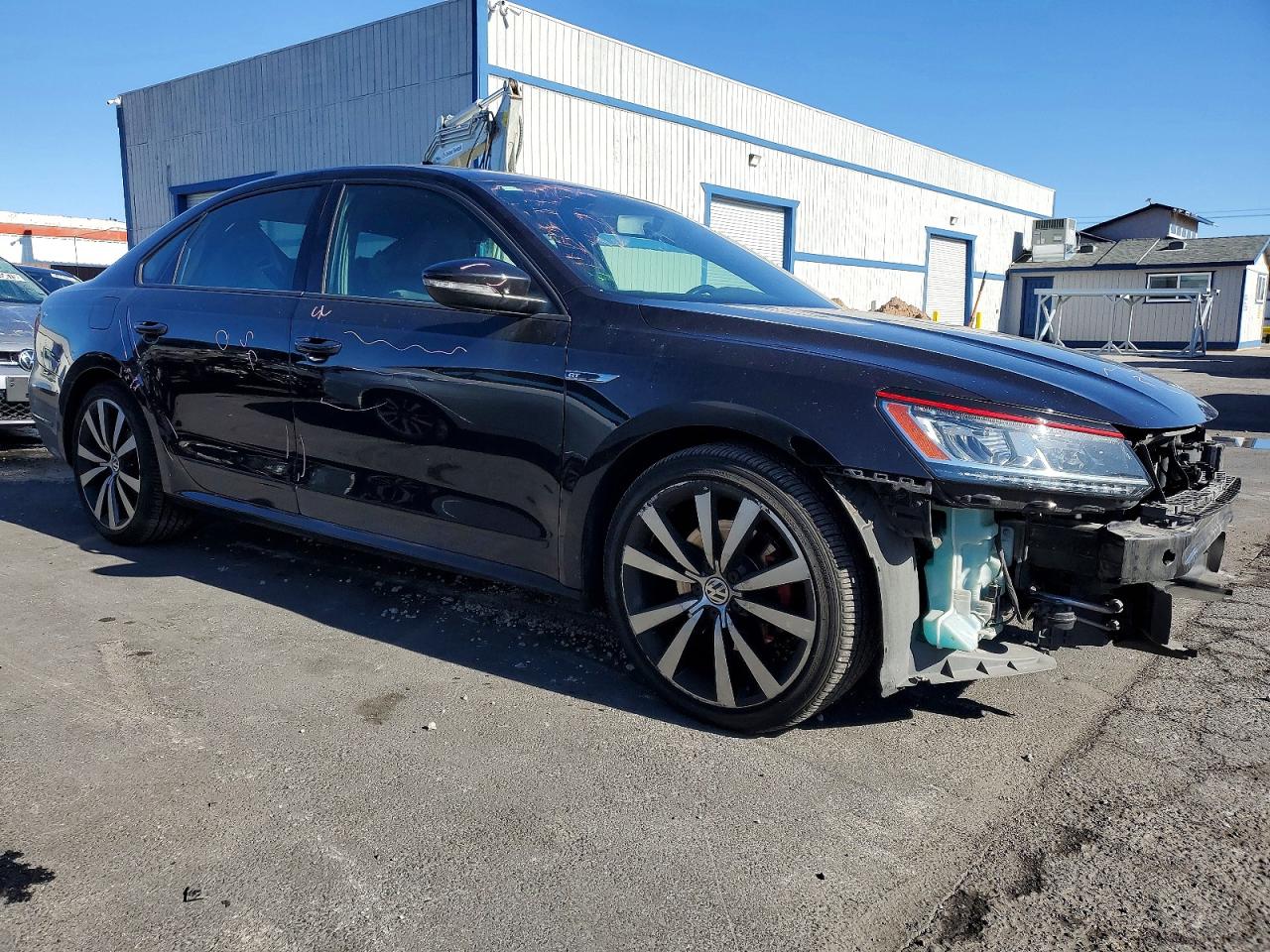 2018 VOLKSWAGEN PASSAT GT photo 4