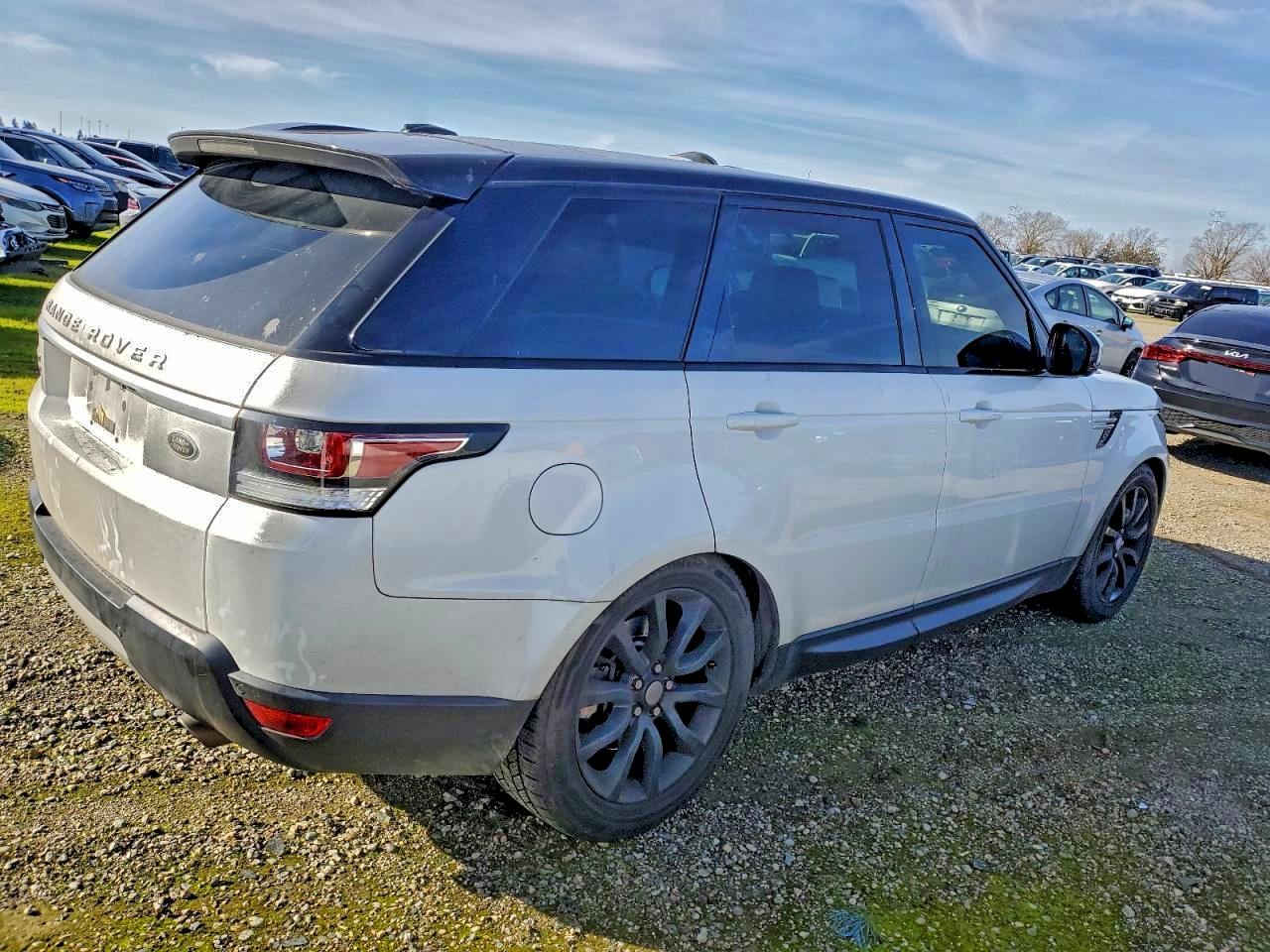 2015 LAND ROVER RANGE ROVER SPORT HSE photo 3