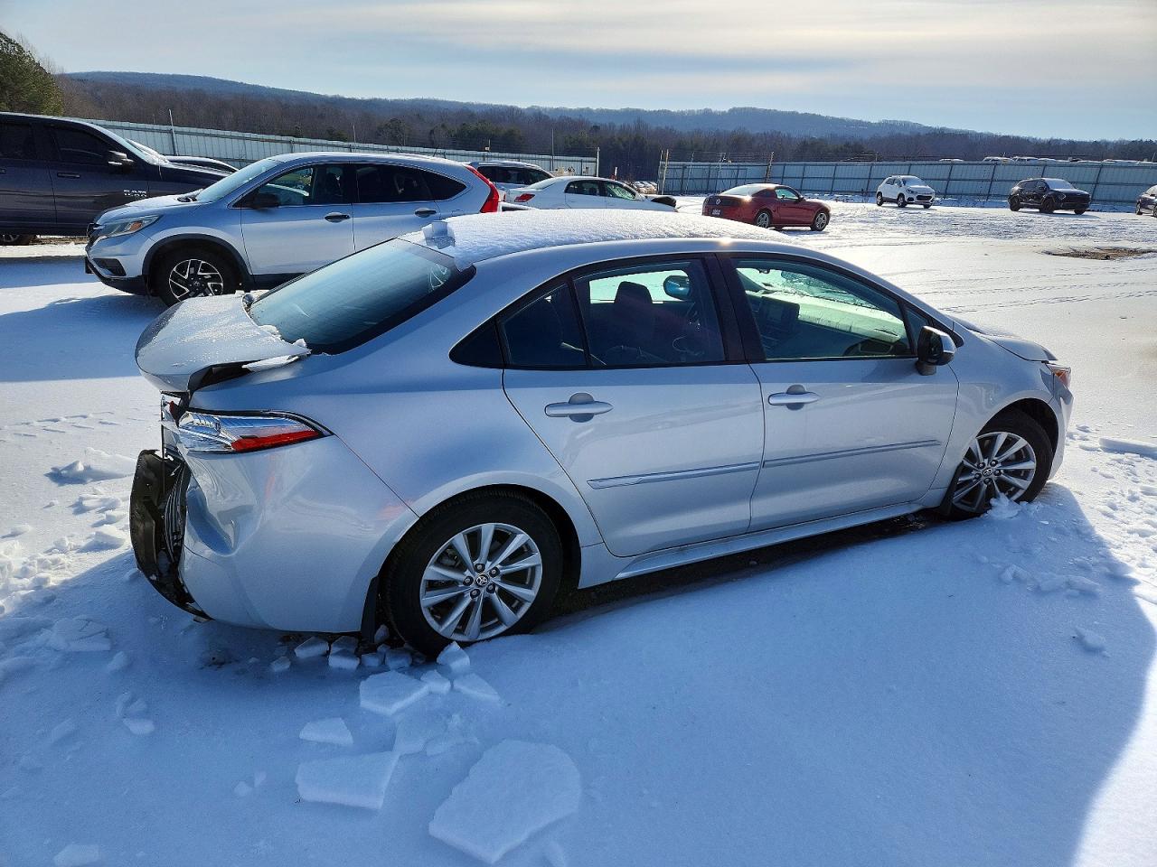 2024 TOYOTA COROLLA LE photo 3